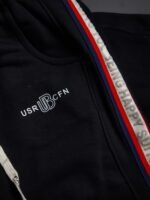 سويت بانتس رجالي بتطريز USR وخط بطباعة - الصورة 2