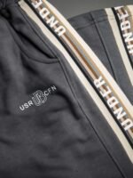 سويت بانتس رجالي بتطريز USR وخط بطباعة - الصورة 6