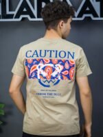 تيشيرت رجالي ليكرا طباعة Caution - الصورة 4