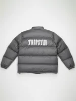 ⁦جاكيت رجالي بامب بطباعة TRAPSTAR⁩ - الصورة ⁦2⁩