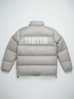 ⁦جاكيت رجالي بامب بطباعة TRAPSTAR⁩ - الصورة ⁦4⁩