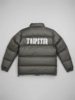 ⁦جاكيت رجالي بامب بطباعة TRAPSTAR⁩ - الصورة ⁦6⁩